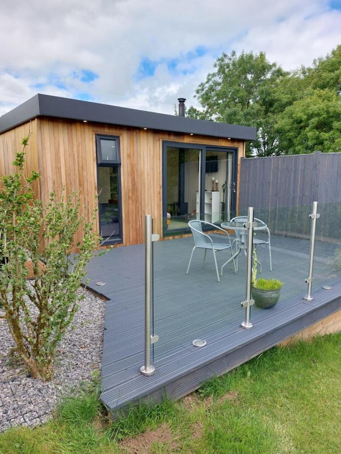 The Den - Modern Cabin With Wood Burning Stove Ludchurch المظهر الخارجي الصورة
